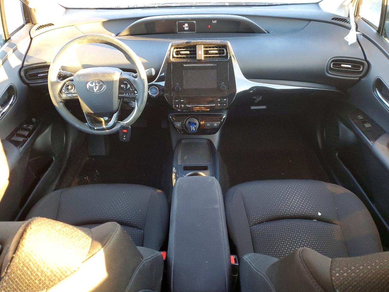 2019 TOYOTA PRIUS photo 8
