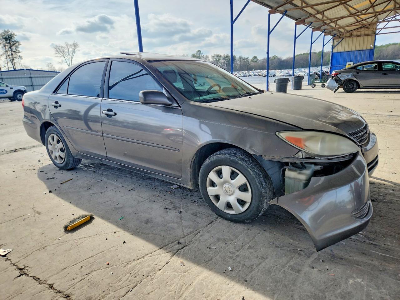 2004 TOYOTA CAMRY LE photo 4
