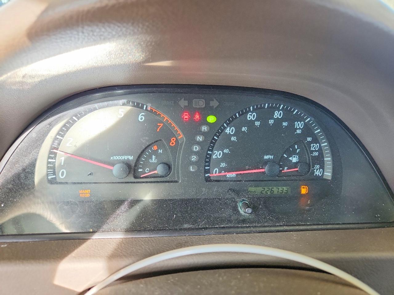 2004 TOYOTA CAMRY LE photo 9