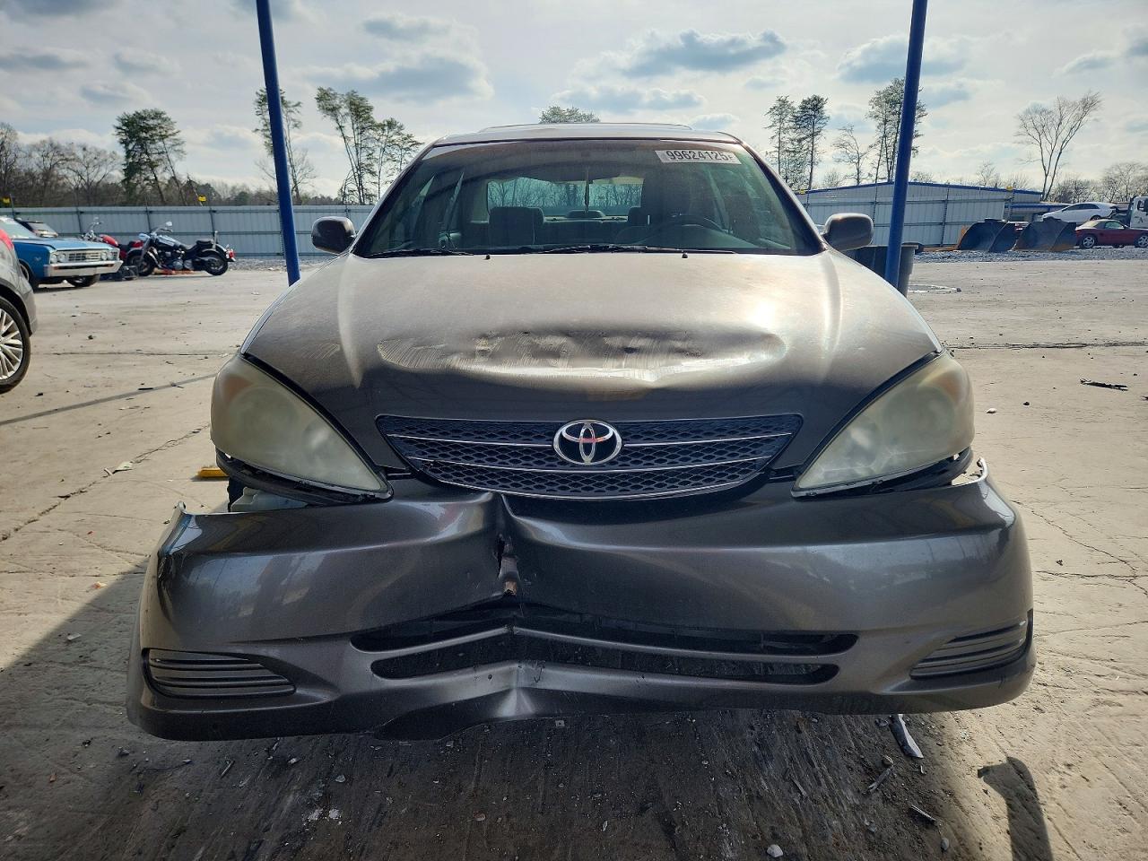 2004 TOYOTA CAMRY LE photo 5