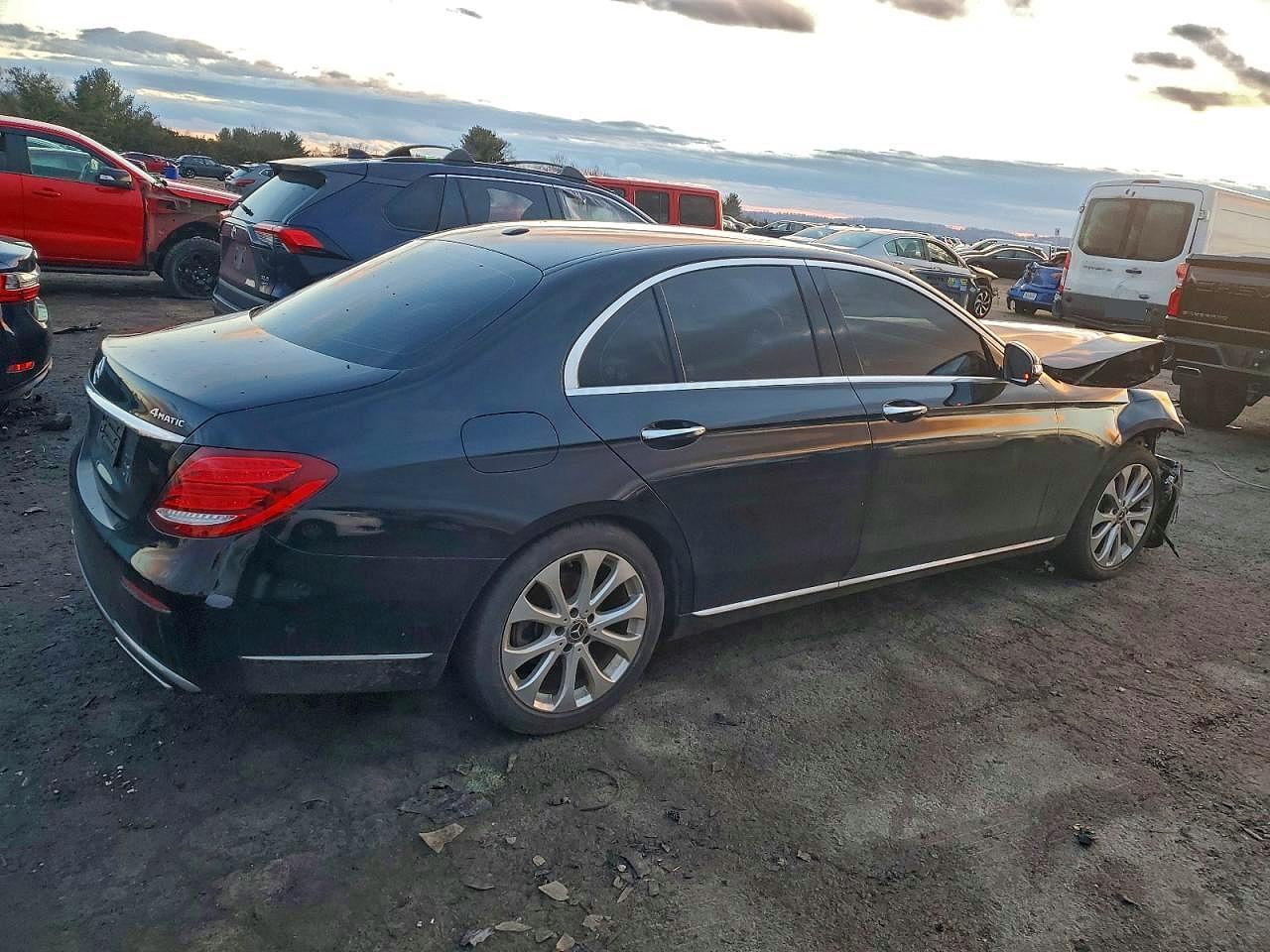 2018 MERCEDES-BENZ E 300 4MATIC photo 3