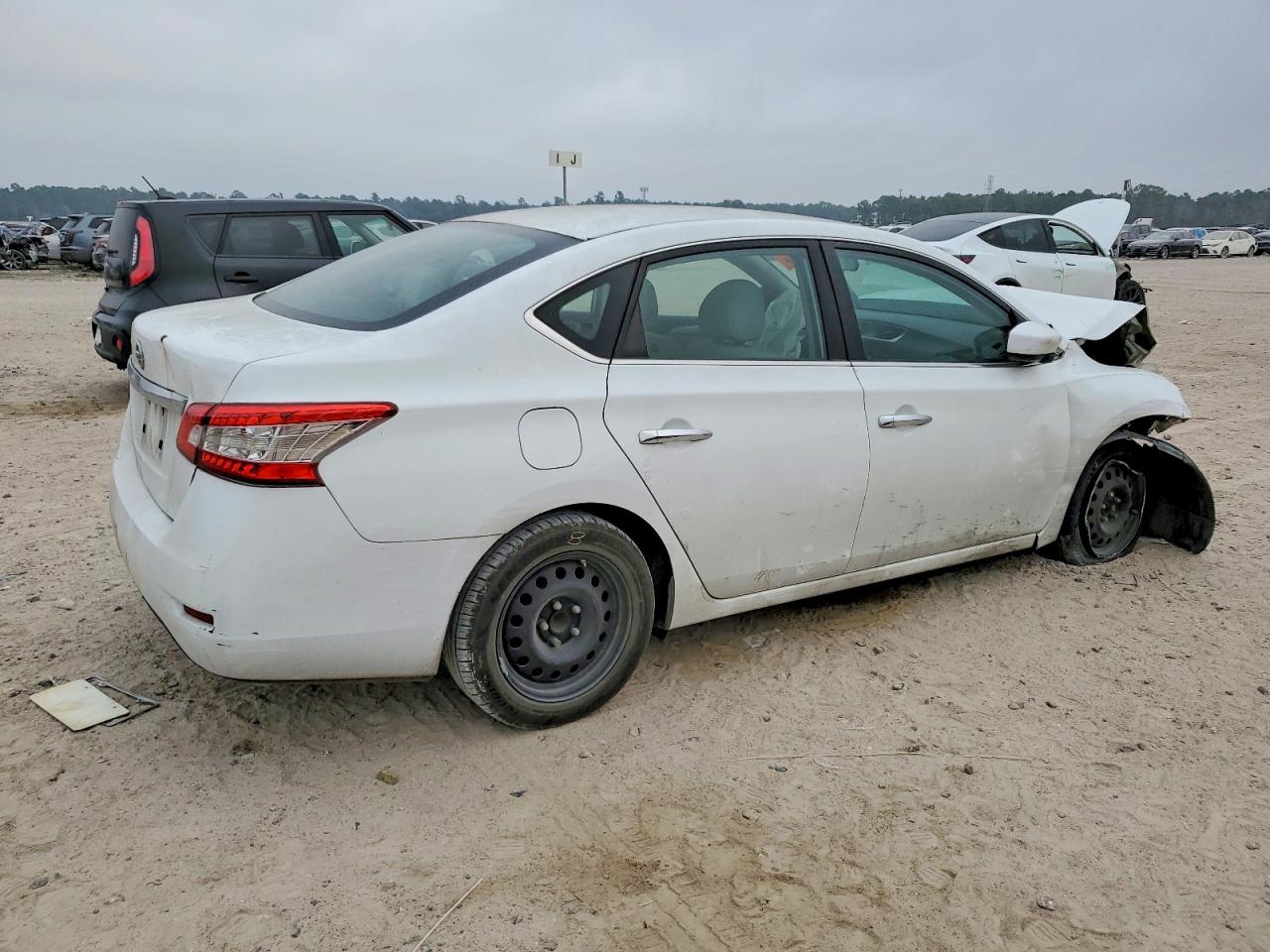 2015 NISSAN SENTRA S photo 3