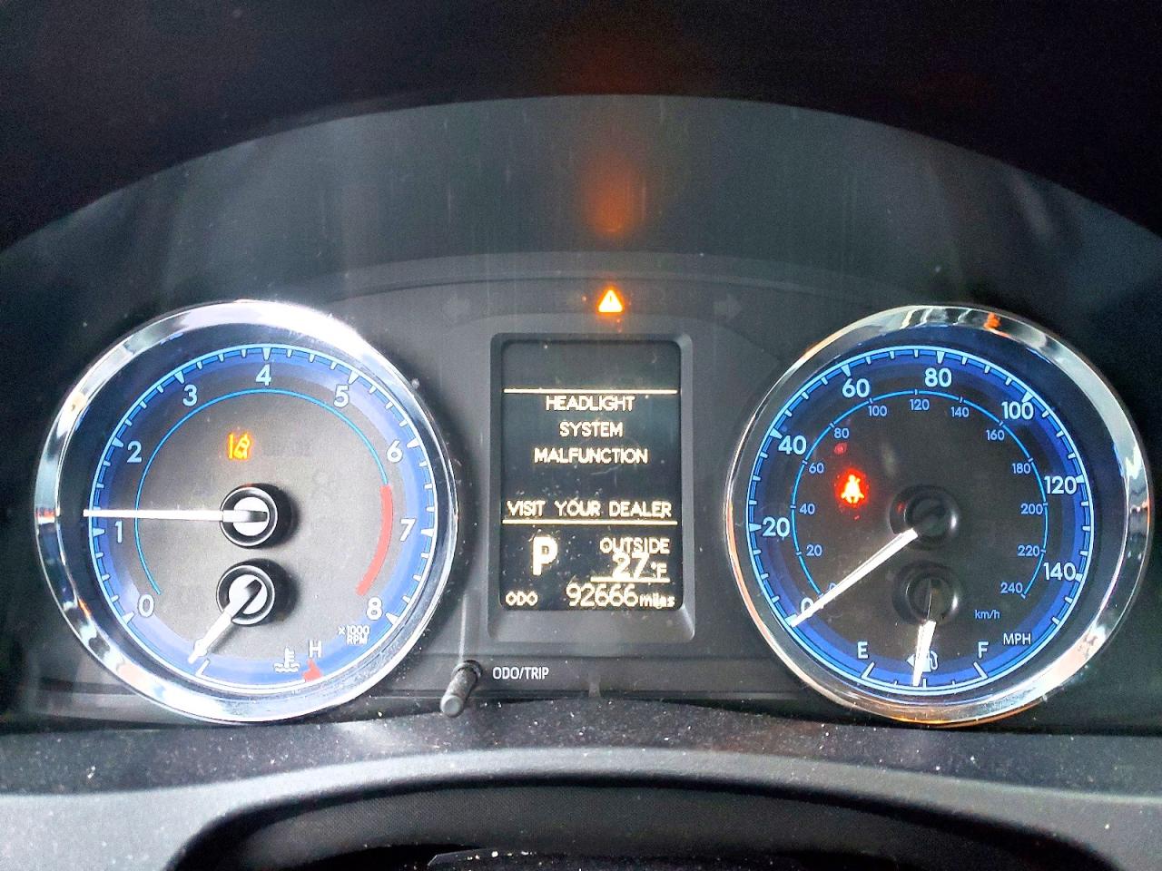2018 TOYOTA COROLLA L photo 9