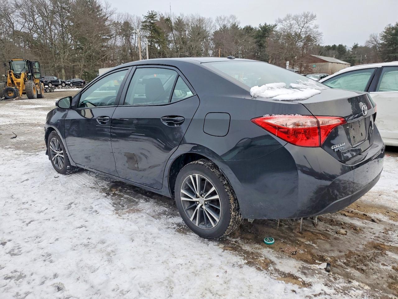 2018 TOYOTA COROLLA L photo 2