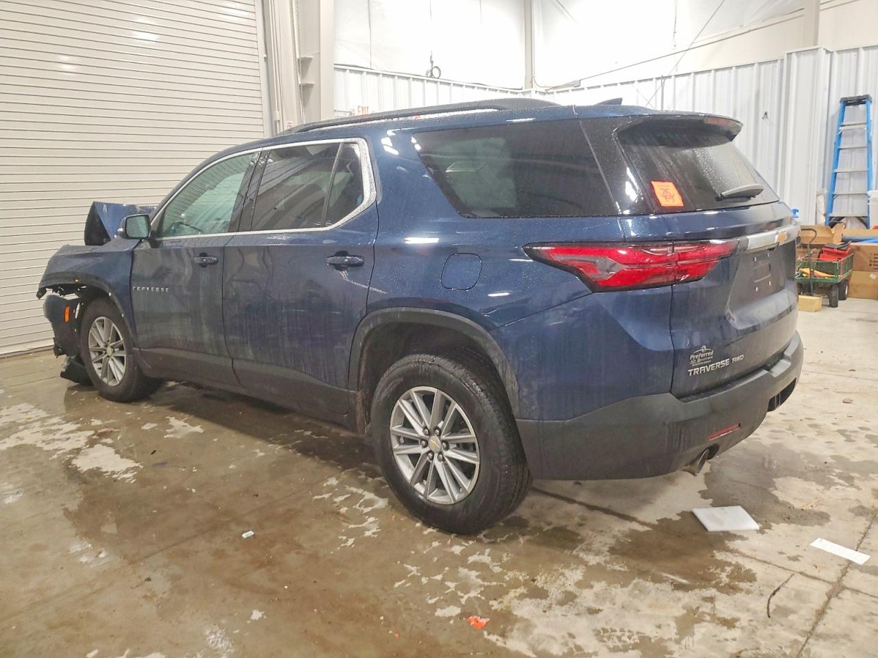 2023 CHEVROLET TRAVERSE LT photo 3