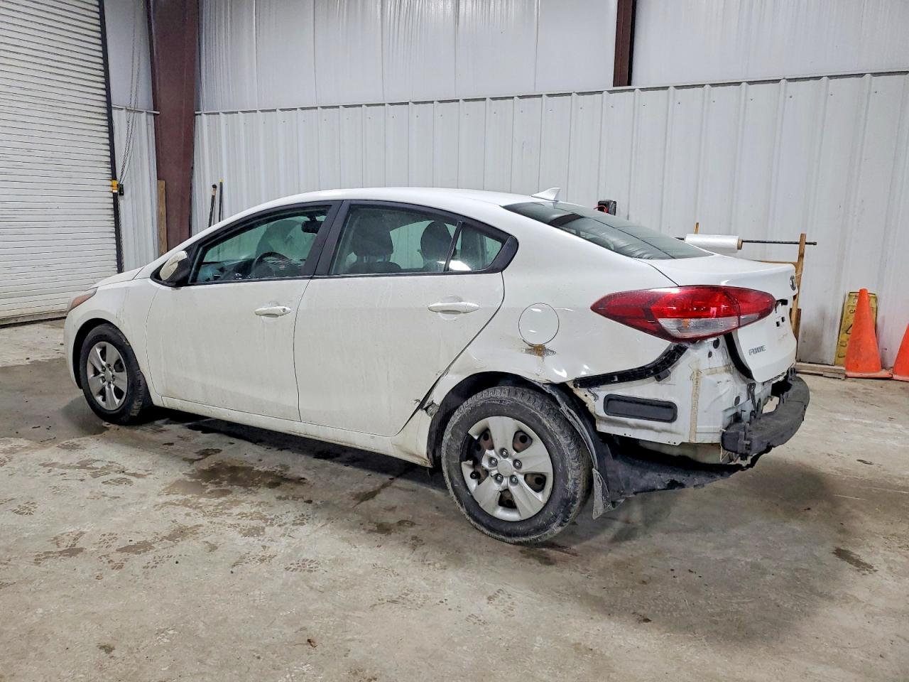 2017 KIA FORTE LX photo 2