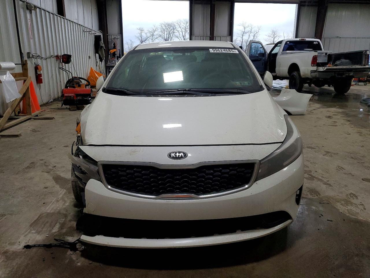 2017 KIA FORTE LX photo 5