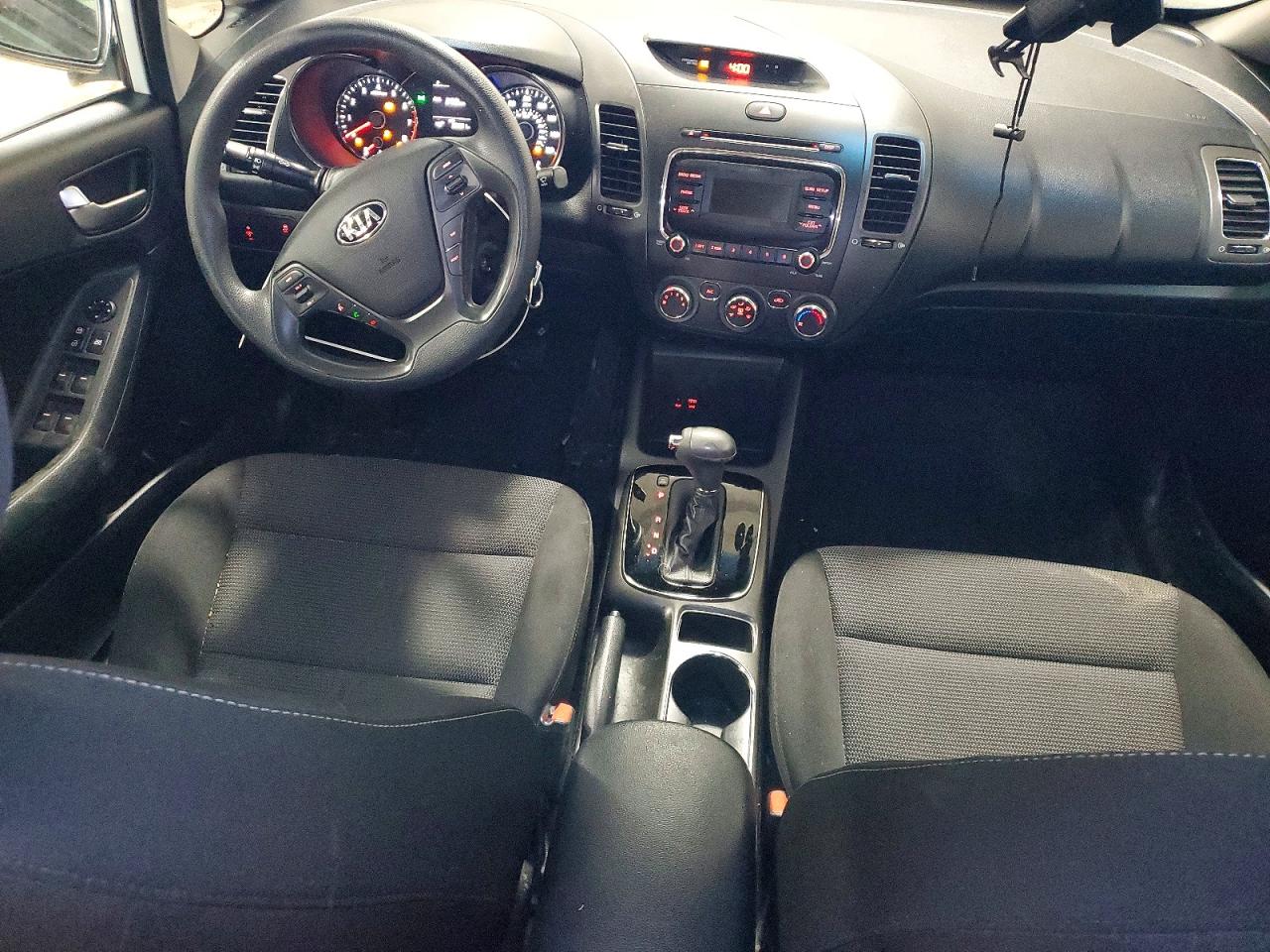 2017 KIA FORTE LX photo 8