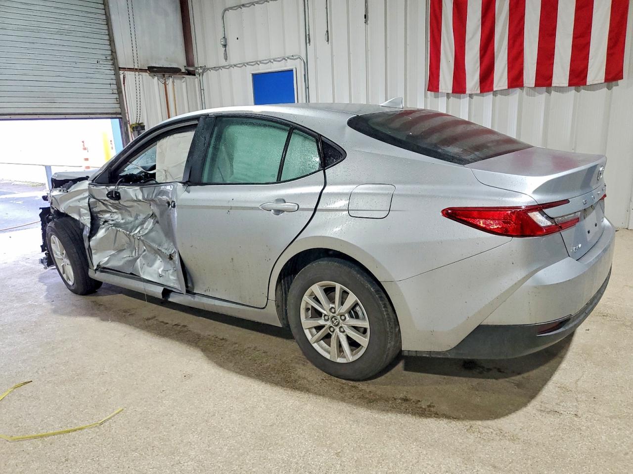 2025 TOYOTA CAMRY XSE photo 2