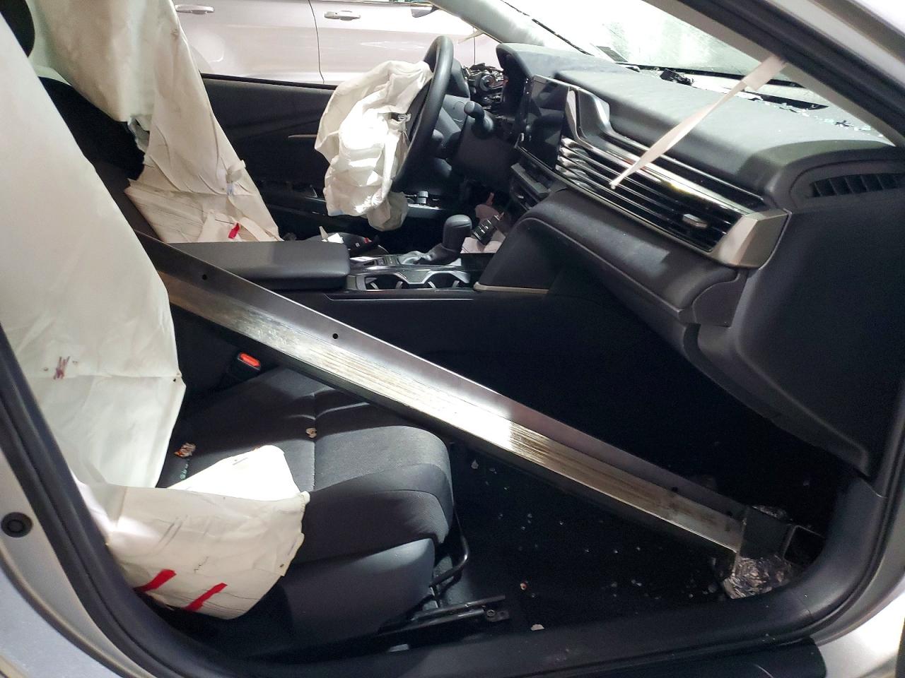 2025 TOYOTA CAMRY XSE photo 7