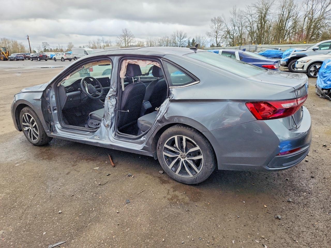 2025 VOLKSWAGEN JETTA SE photo 2