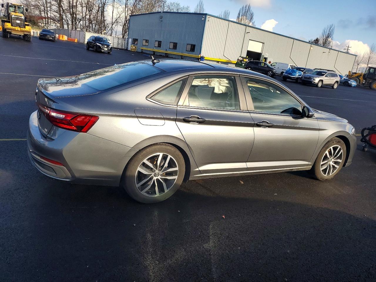 2025 VOLKSWAGEN JETTA SE photo 3
