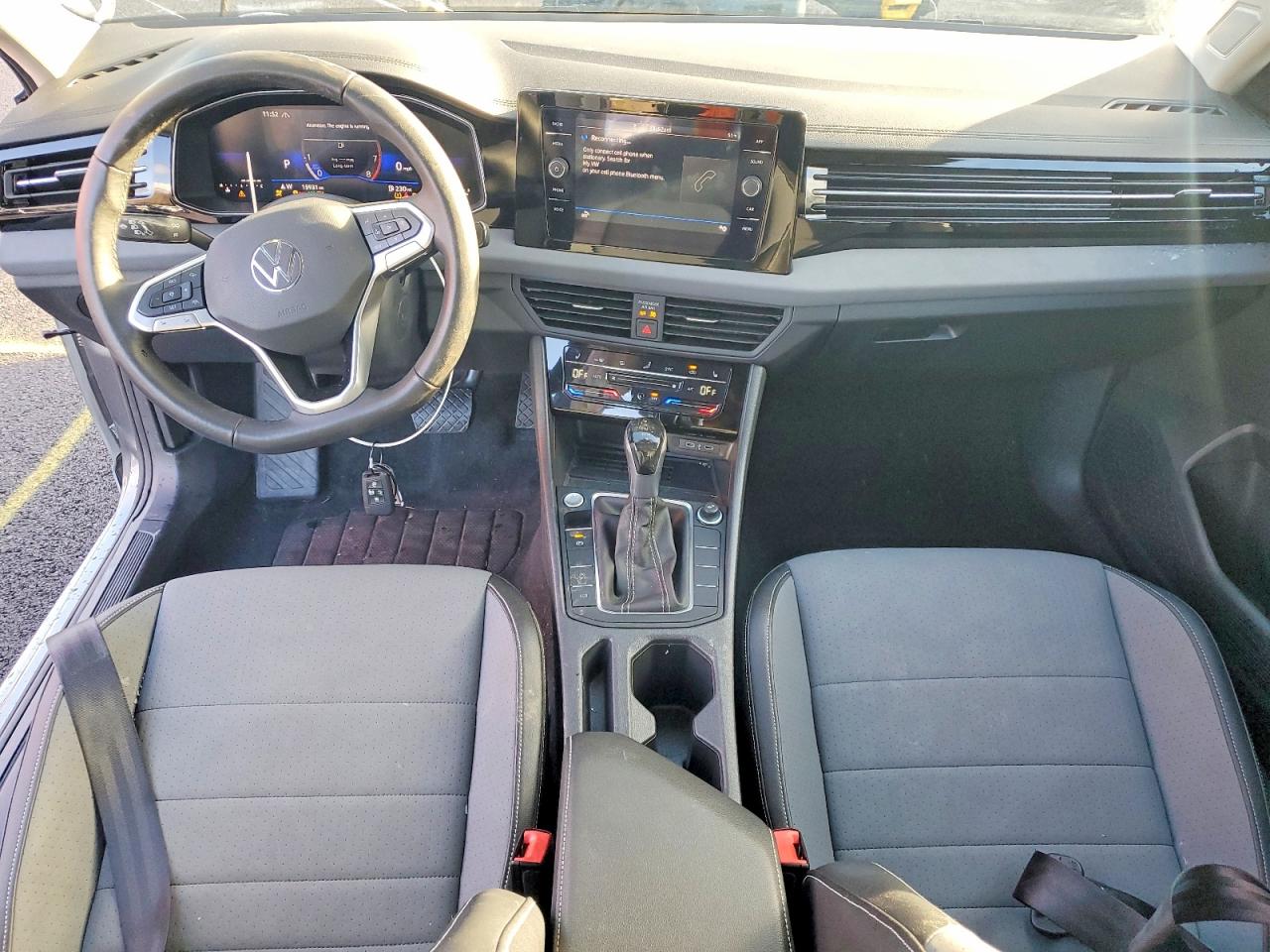 2025 VOLKSWAGEN JETTA SE photo 8