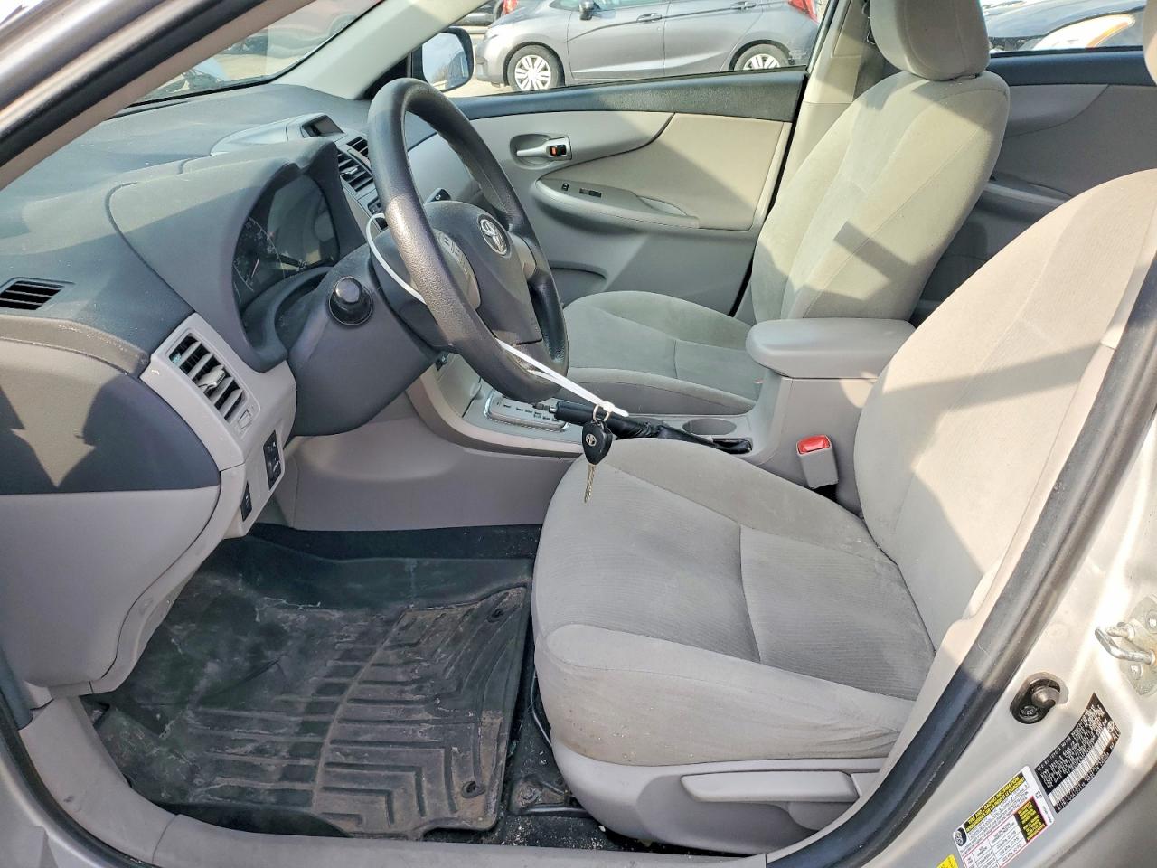 2013 TOYOTA COROLLA BASE photo 7