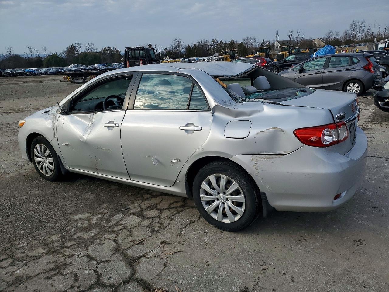 2013 TOYOTA COROLLA BASE photo 2