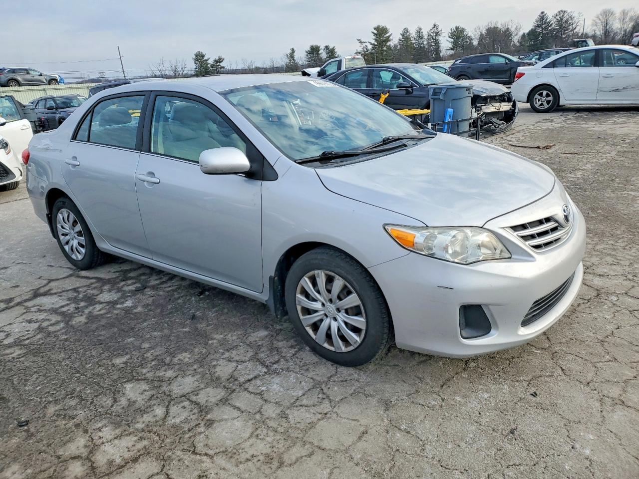 2013 TOYOTA COROLLA BASE photo 4