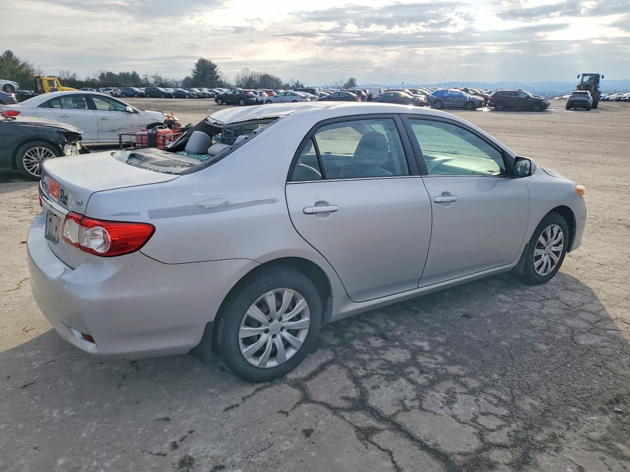 2013 TOYOTA COROLLA BASE photo 3