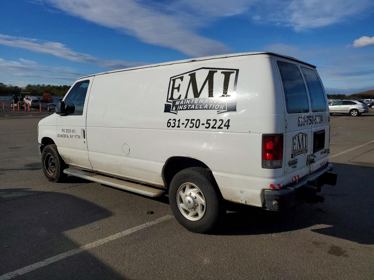 2011 FORD ECONOLINE E250 VAN photo 2