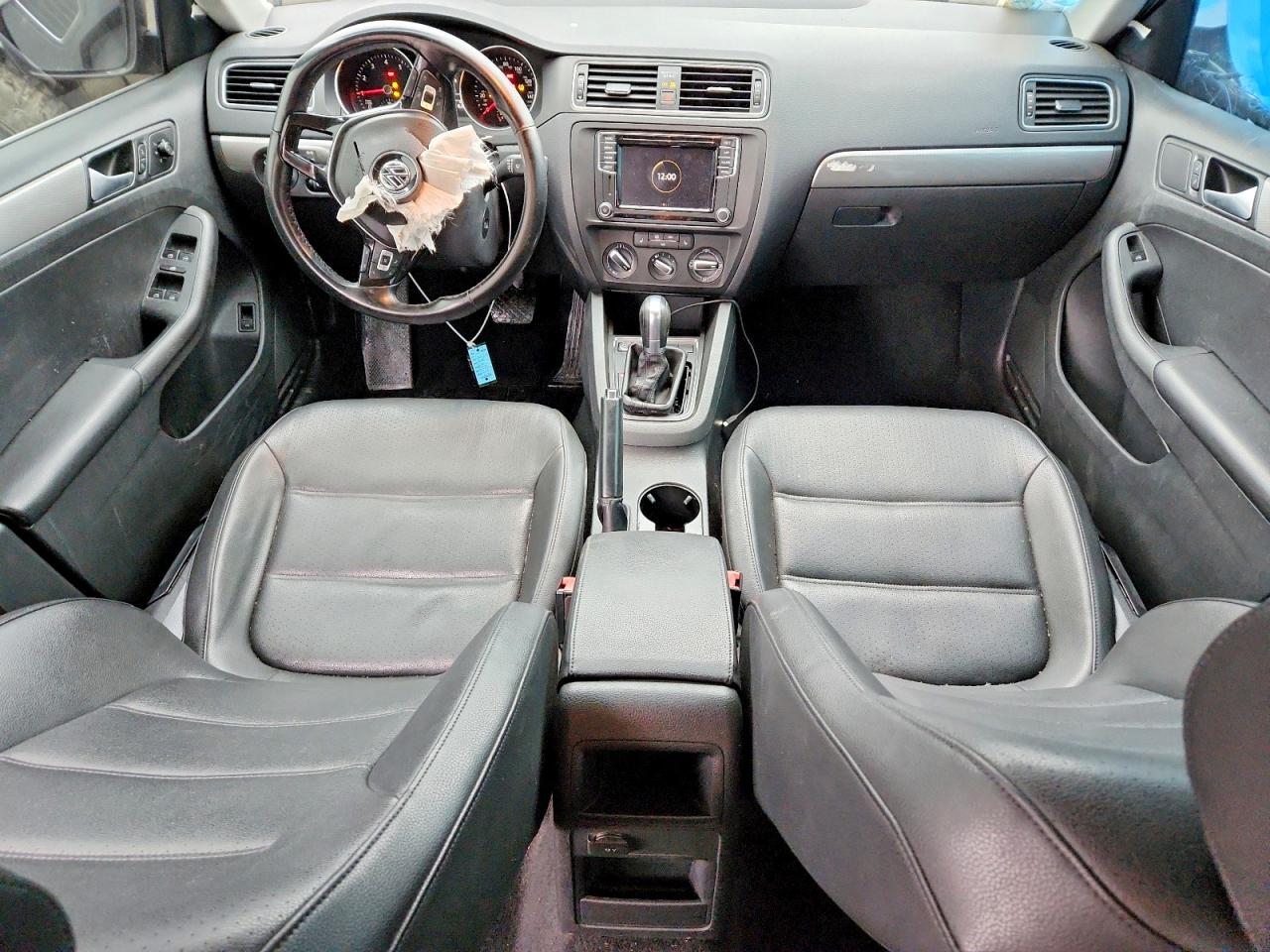 2018 VOLKSWAGEN JETTA SE photo 8