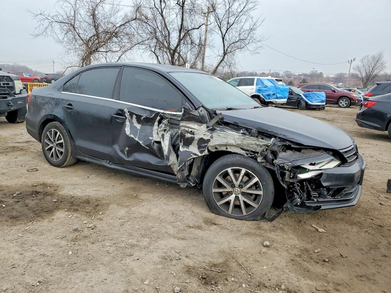 2018 VOLKSWAGEN JETTA SE photo 4