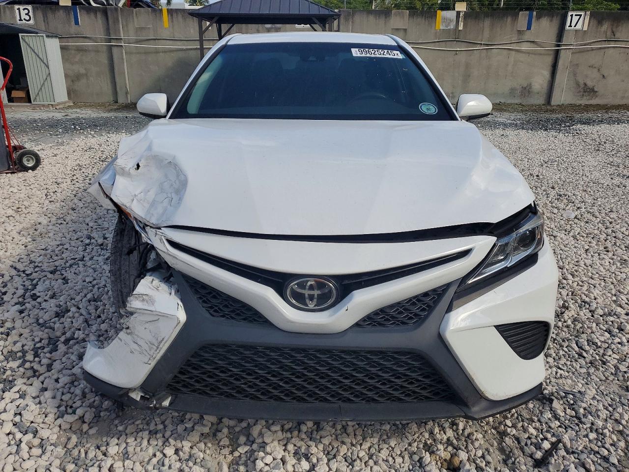 2018 TOYOTA CAMRY L photo 13