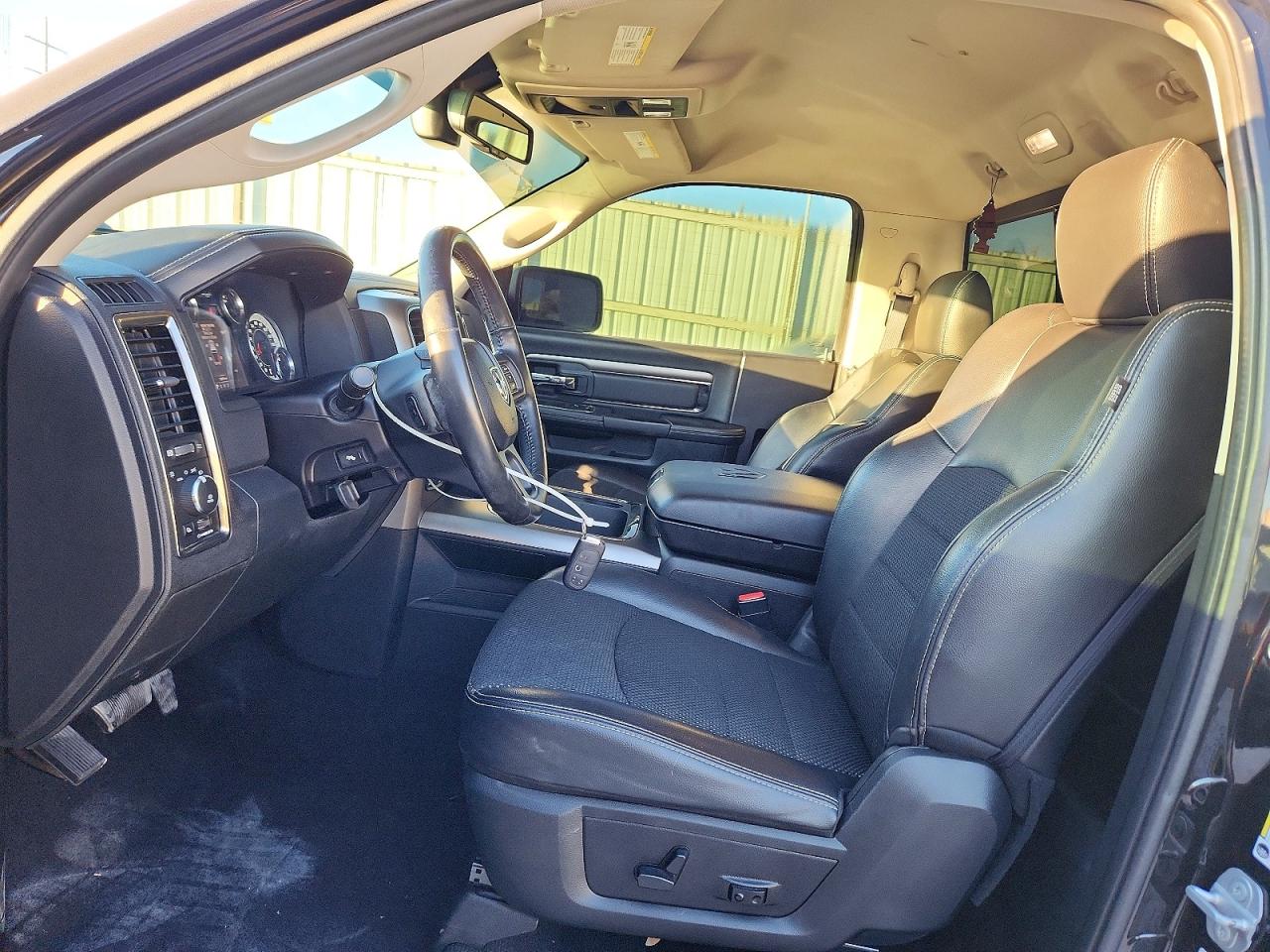 2016 RAM 1500 SPORT photo 19