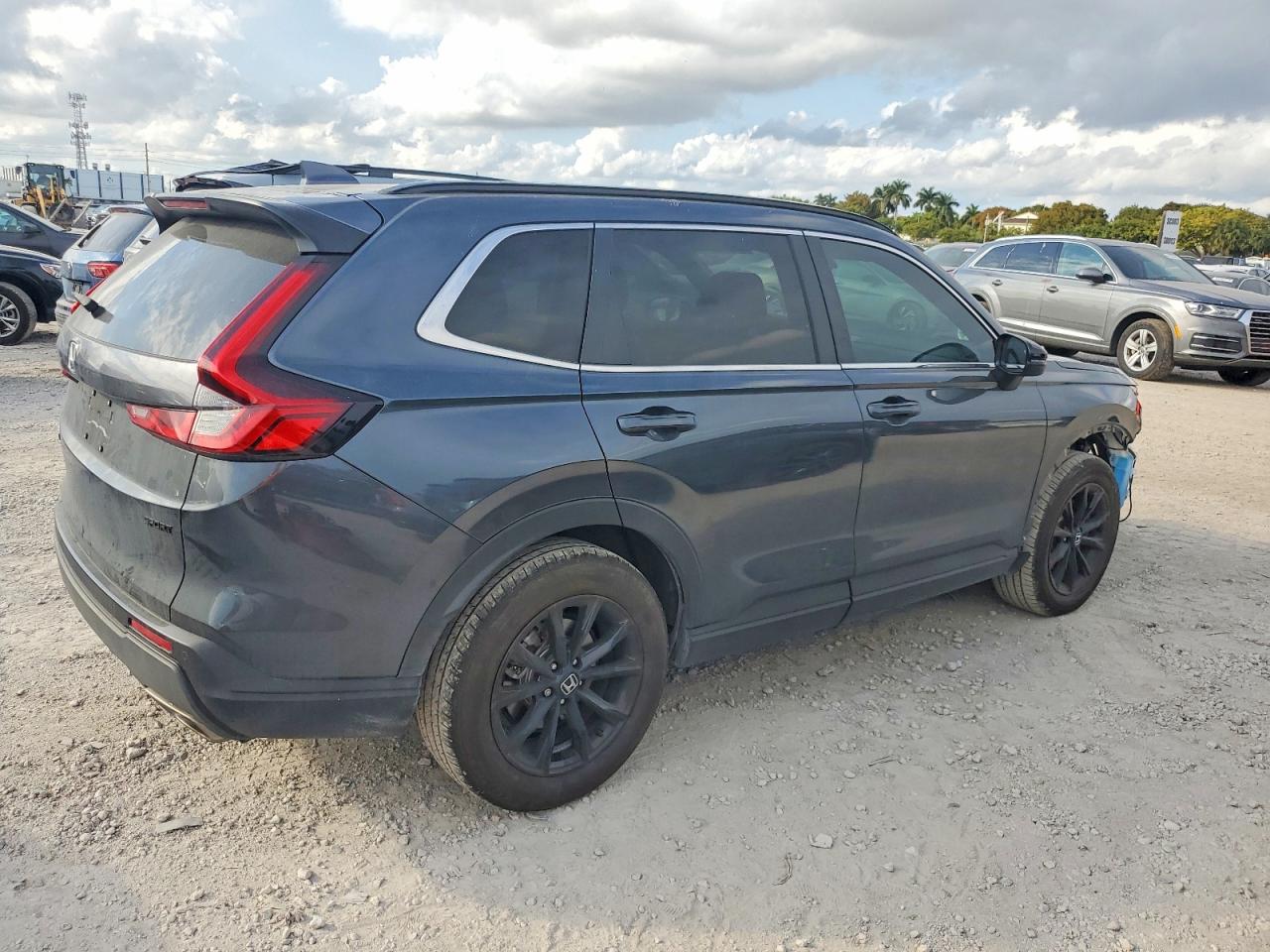 2025 HONDA CR-V SPORT-L photo 3