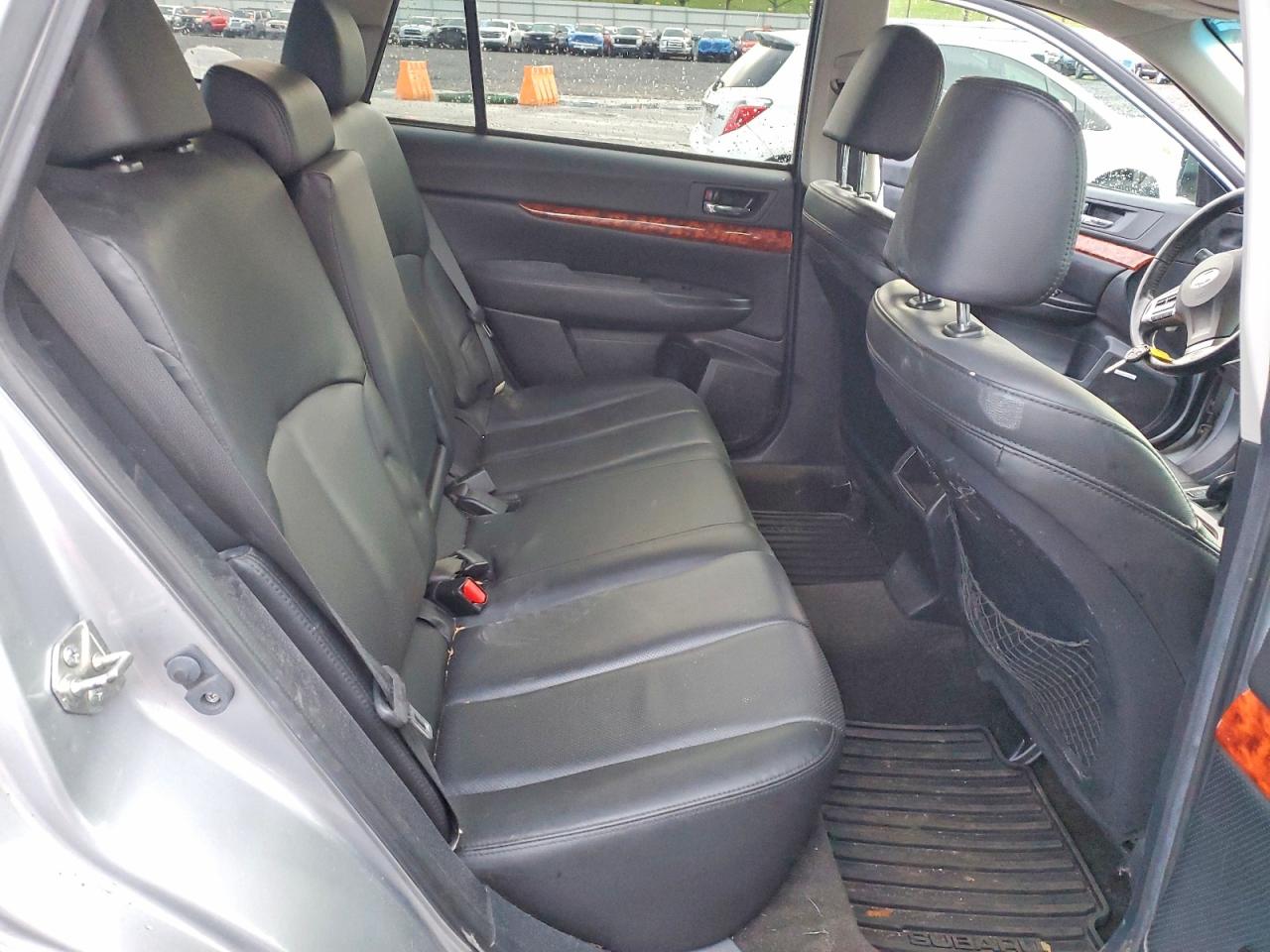 2012 SUBARU OUTBACK 3.6R LIMITED photo 11