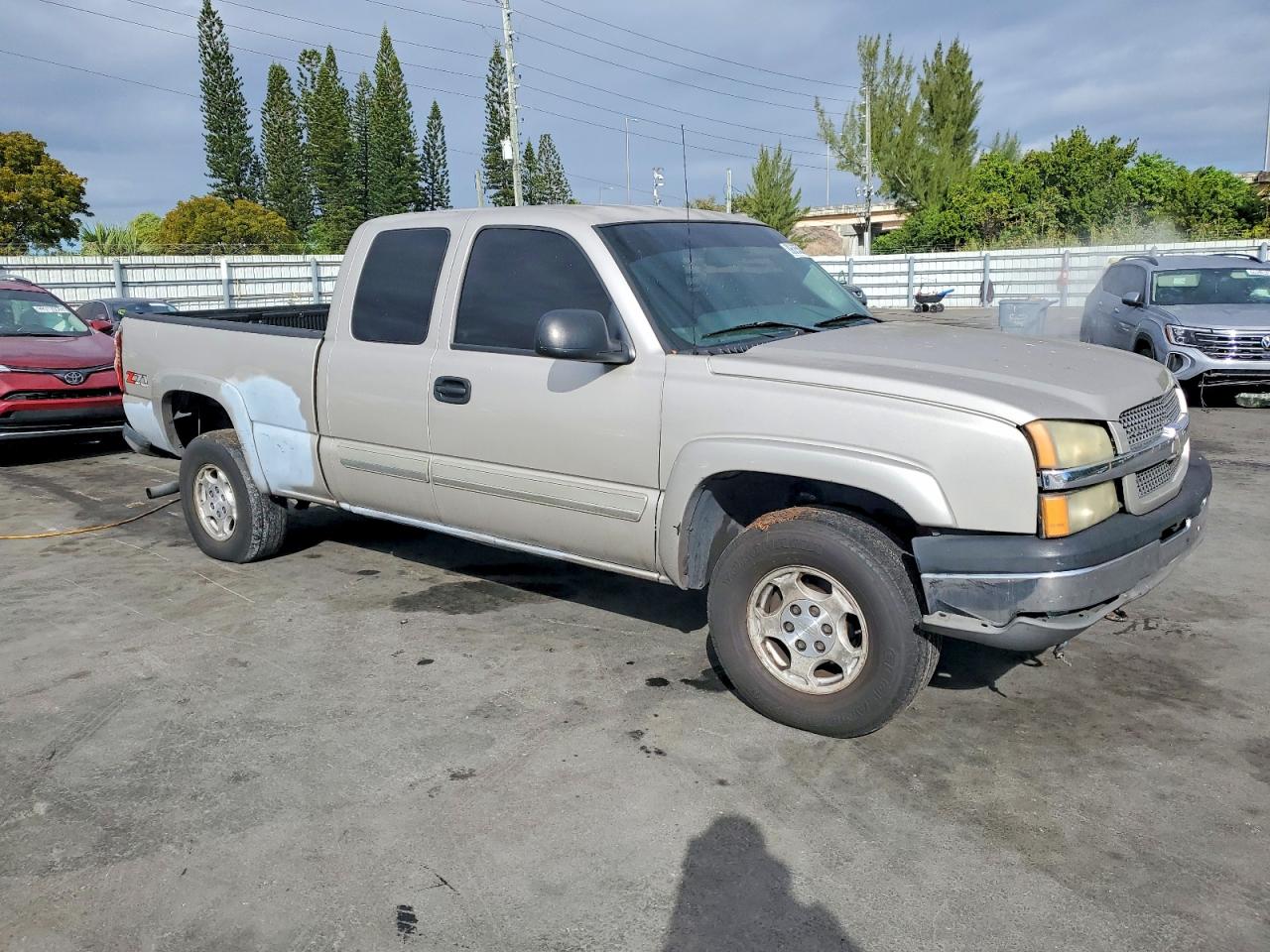 2004 CHEVROLET SILVERADO K1500 photo 4