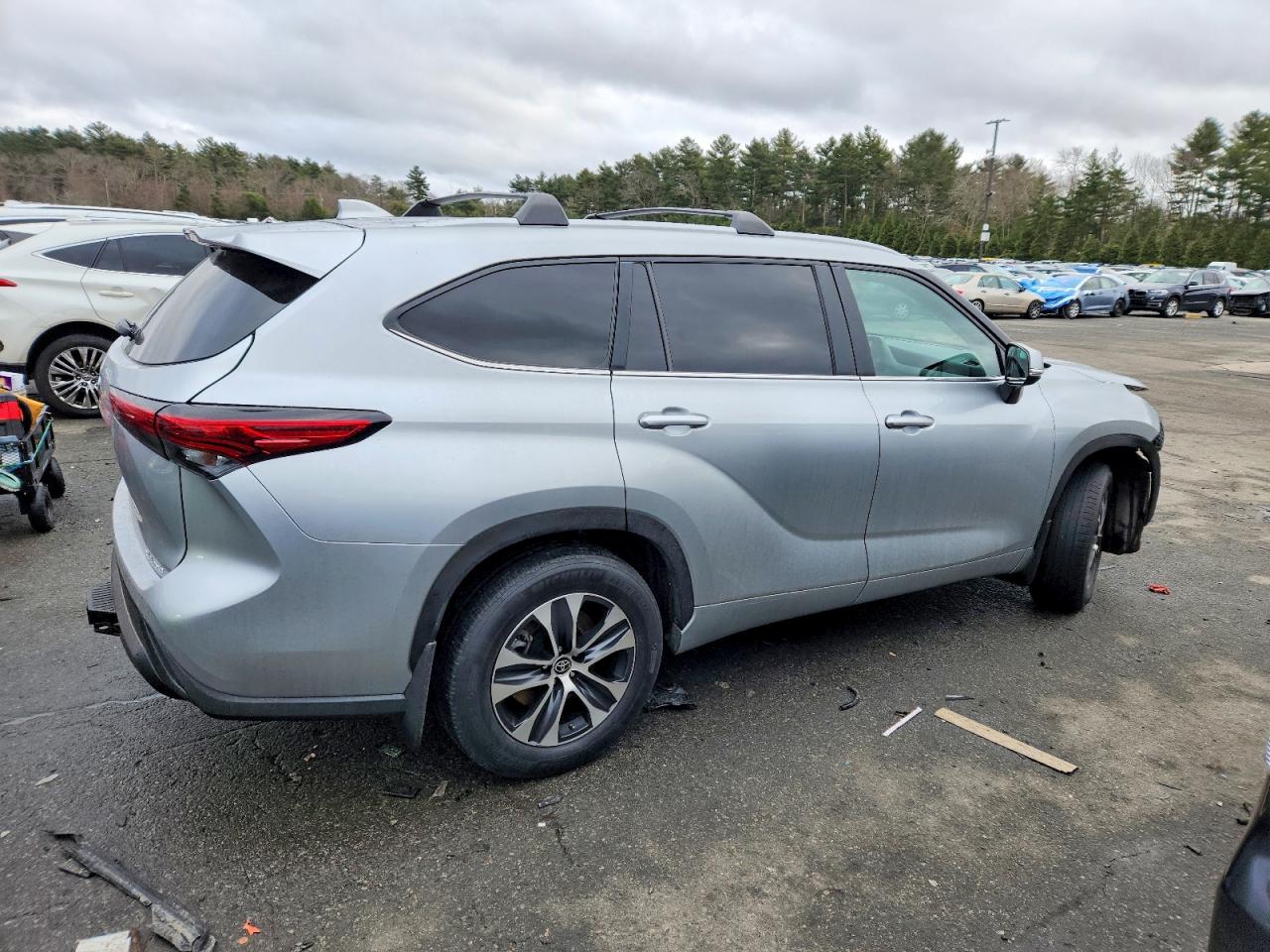2023 TOYOTA HIGHLANDER L photo 3