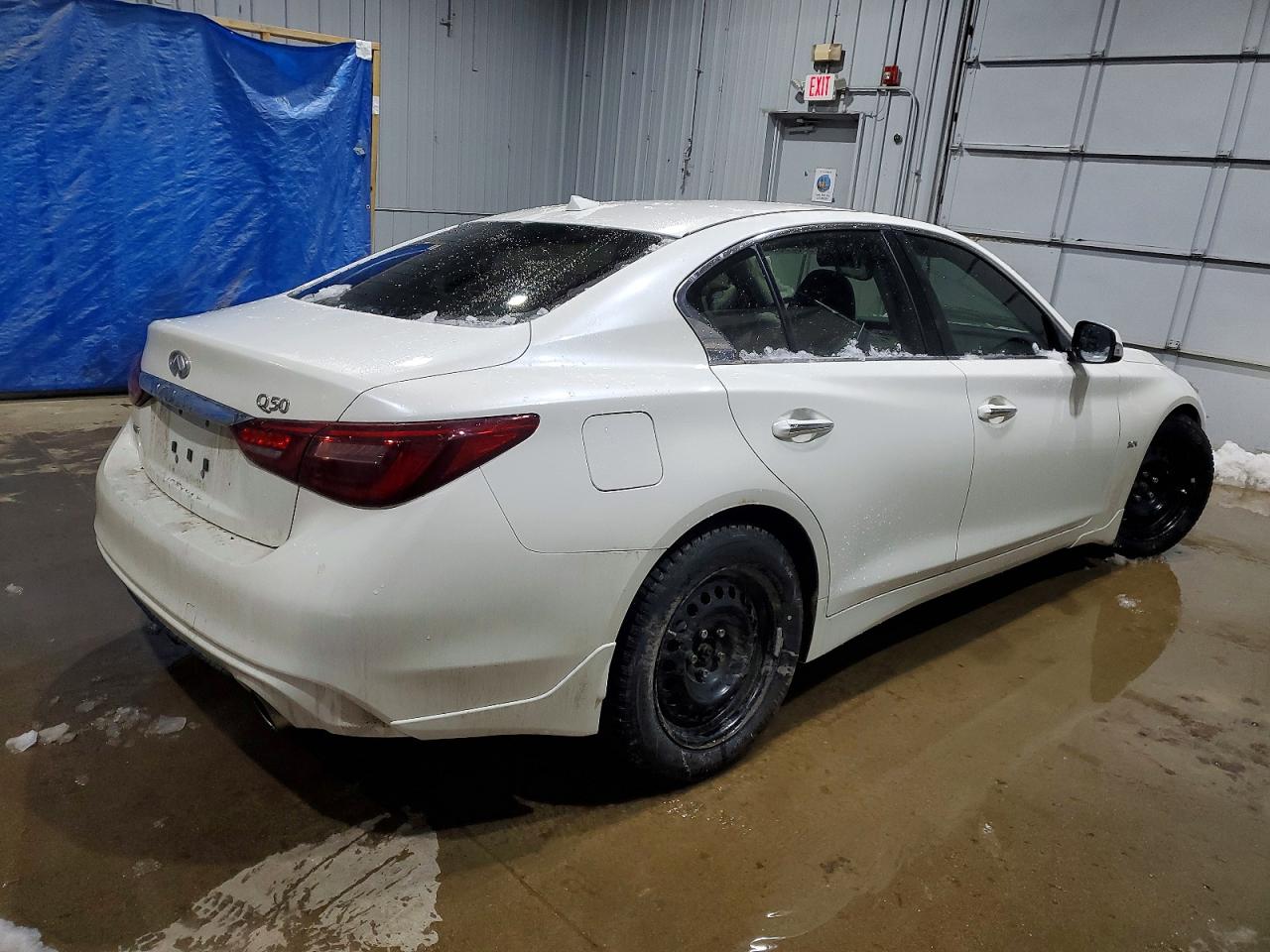 2018 INFINITI Q50 LUXE photo 3