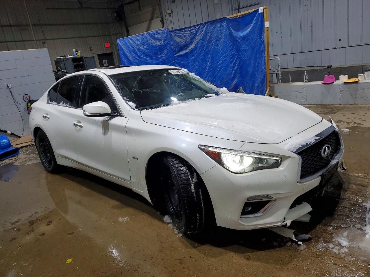 2018 INFINITI Q50 LUXE photo 4