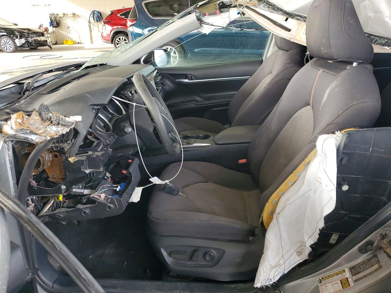 2019 TOYOTA CAMRY L photo 7