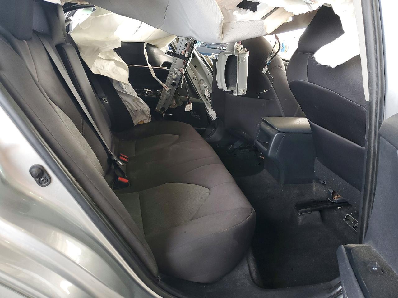 2019 TOYOTA CAMRY L photo 10