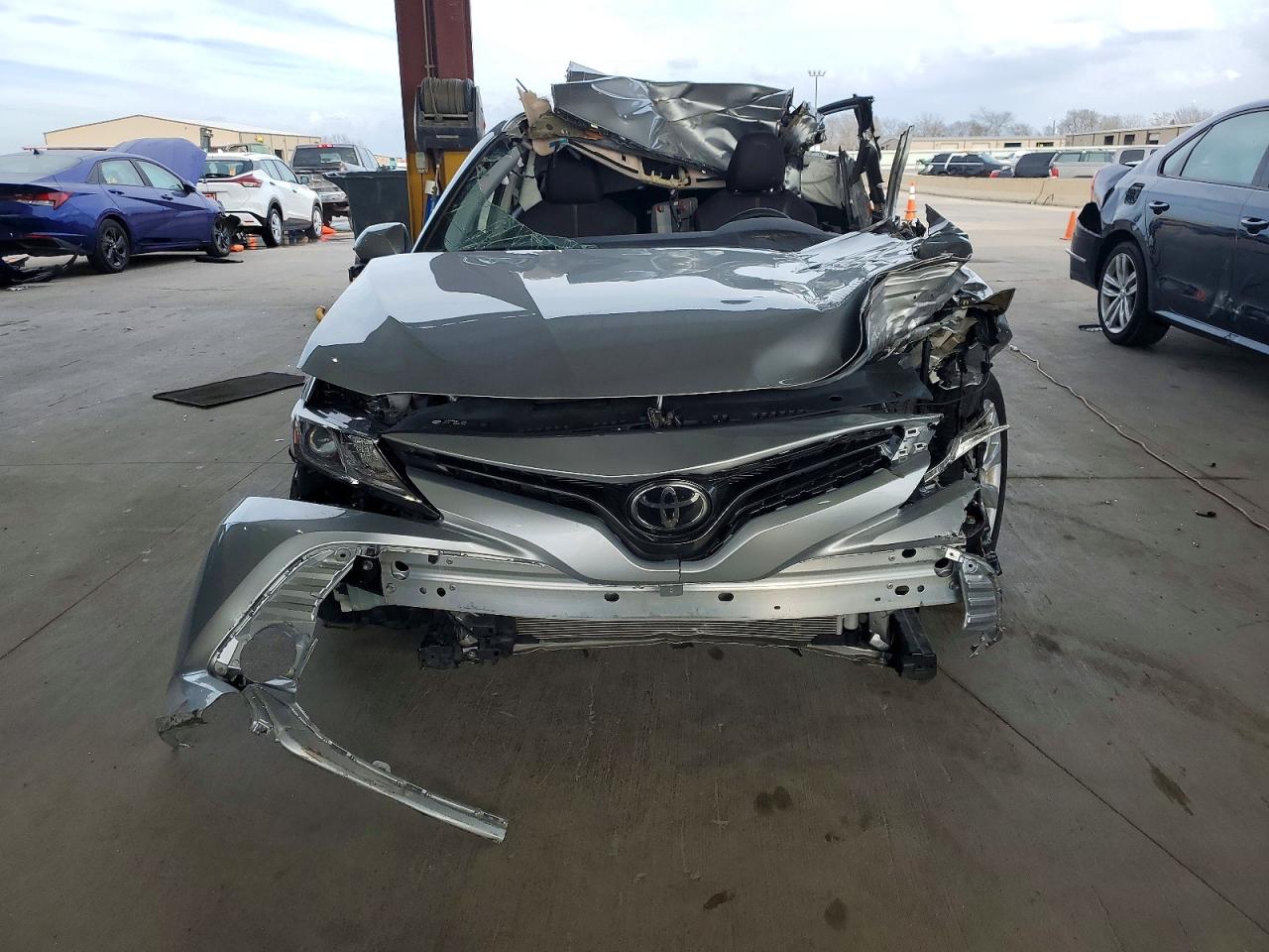 2019 TOYOTA CAMRY L photo 5