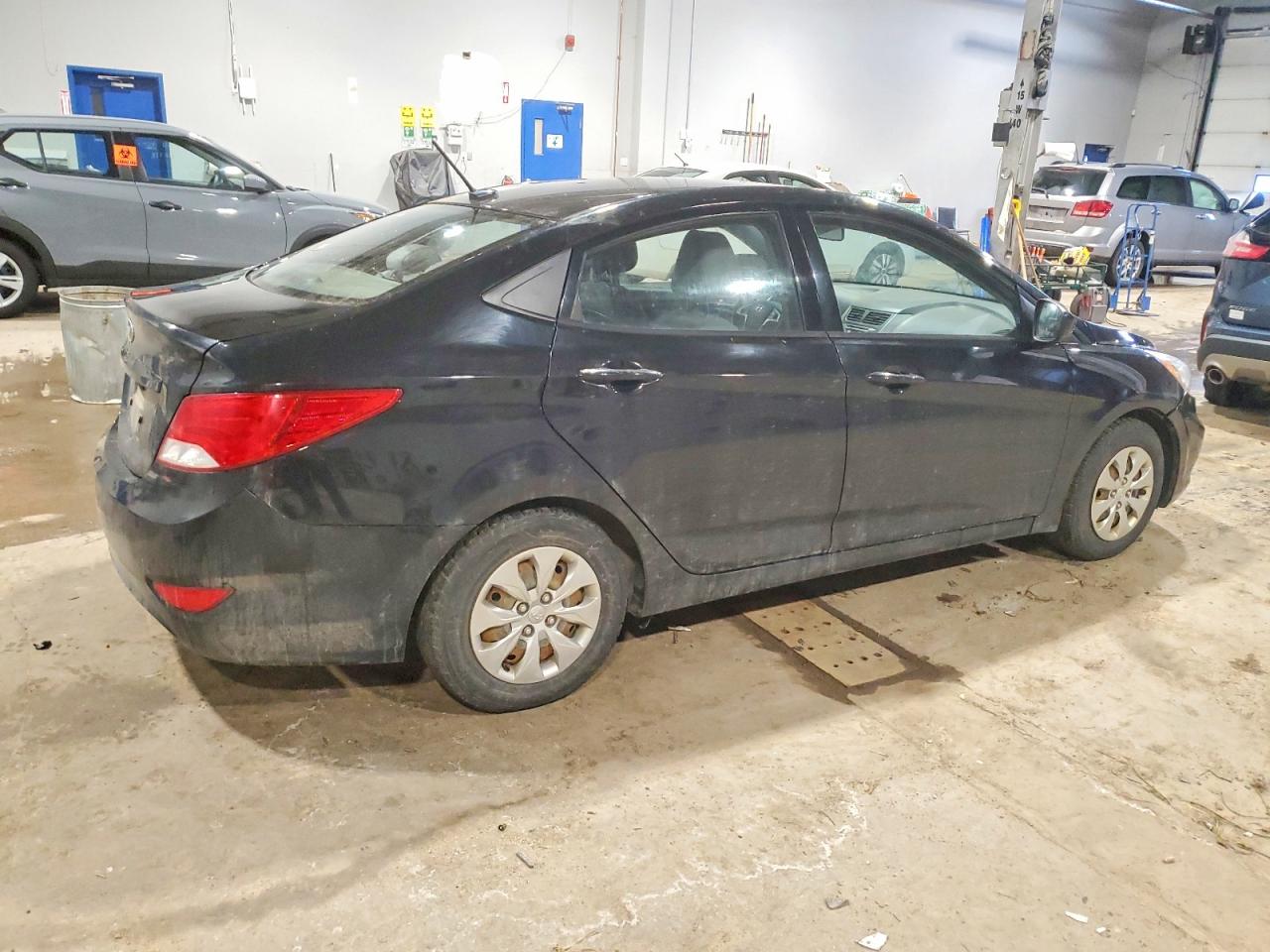 2016 HYUNDAI ACCENT SE photo 3