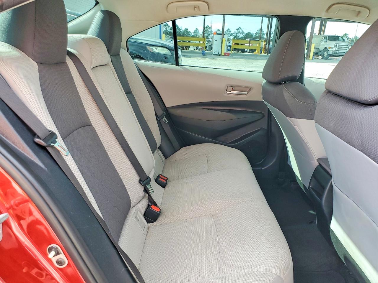 2020 TOYOTA COROLLA LE photo 19