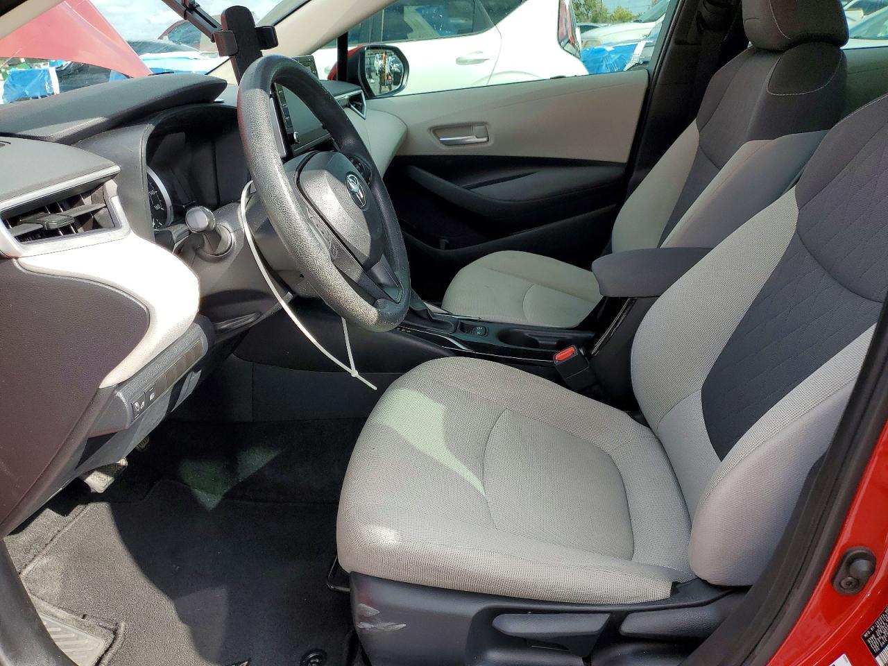 2020 TOYOTA COROLLA LE photo 13