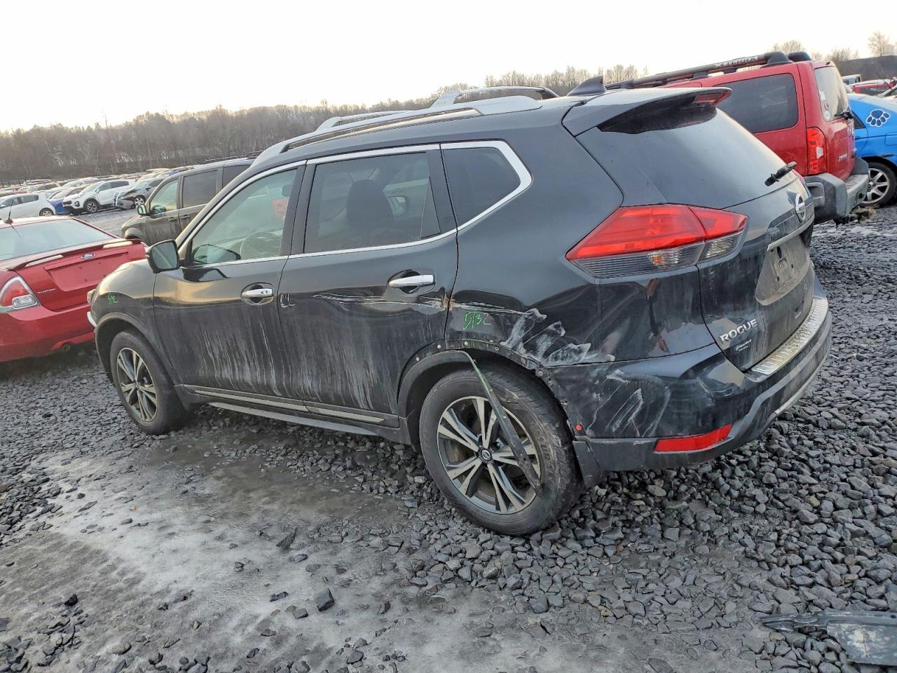 2017 NISSAN ROGUE SV photo 2