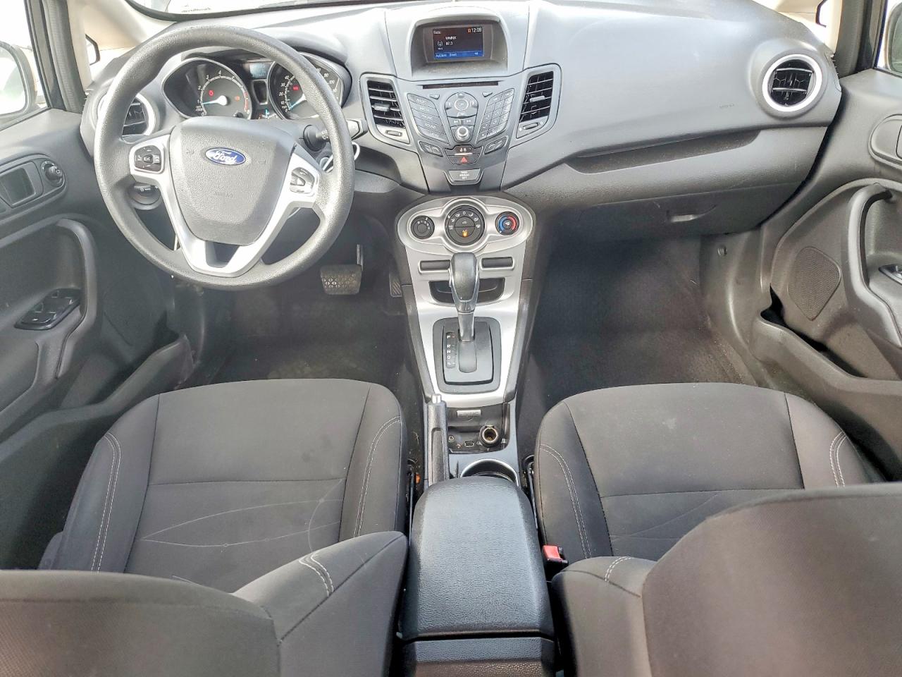 2019 FORD FIESTA SE photo 8