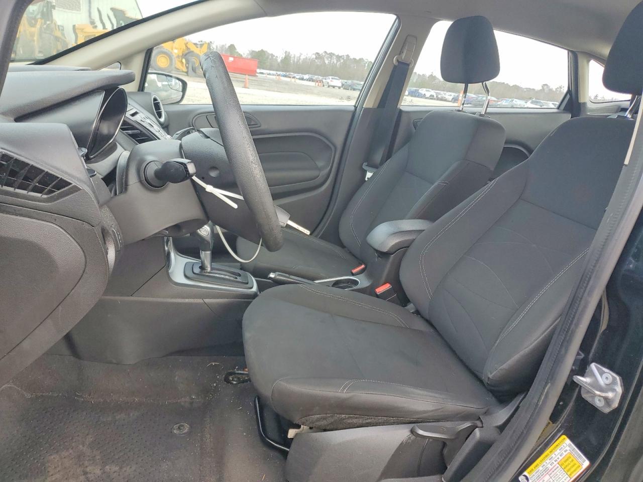 2019 FORD FIESTA SE photo 7