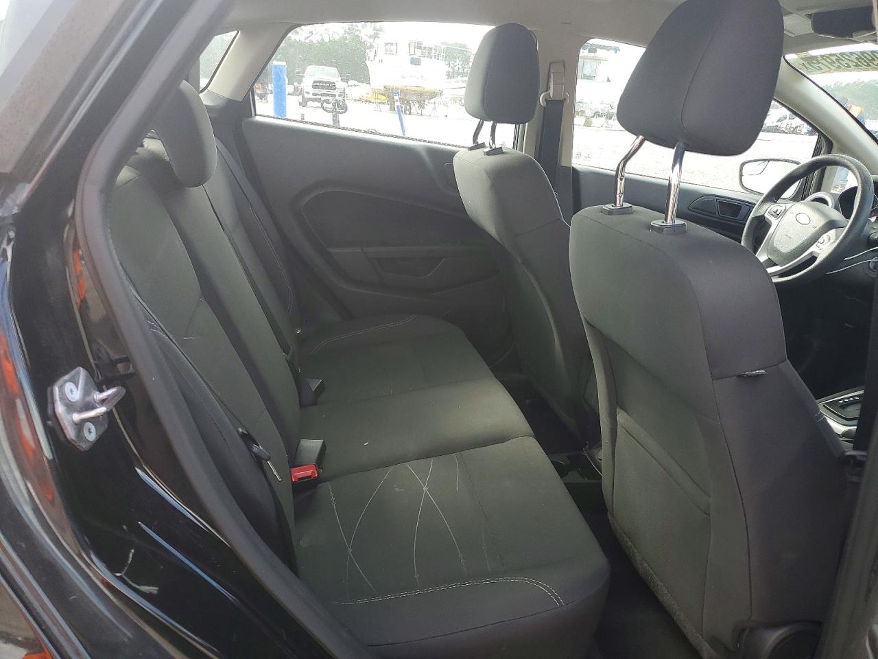 2019 FORD FIESTA SE photo 10