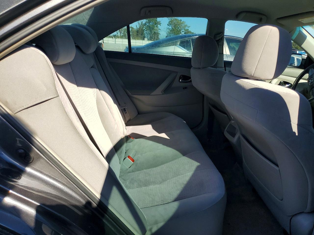 2010 TOYOTA CAMRY BASE photo 10