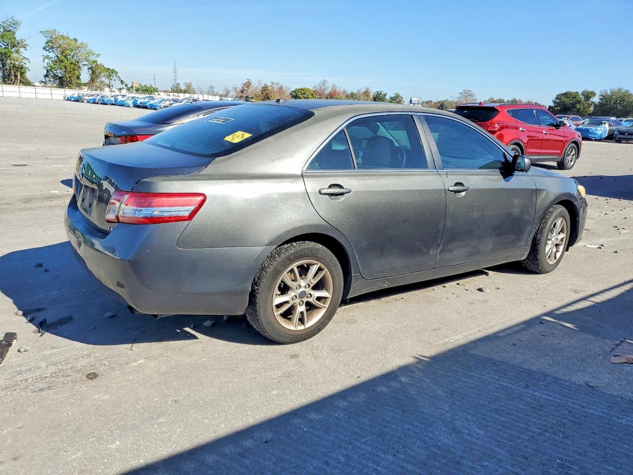 2010 TOYOTA CAMRY BASE photo 3