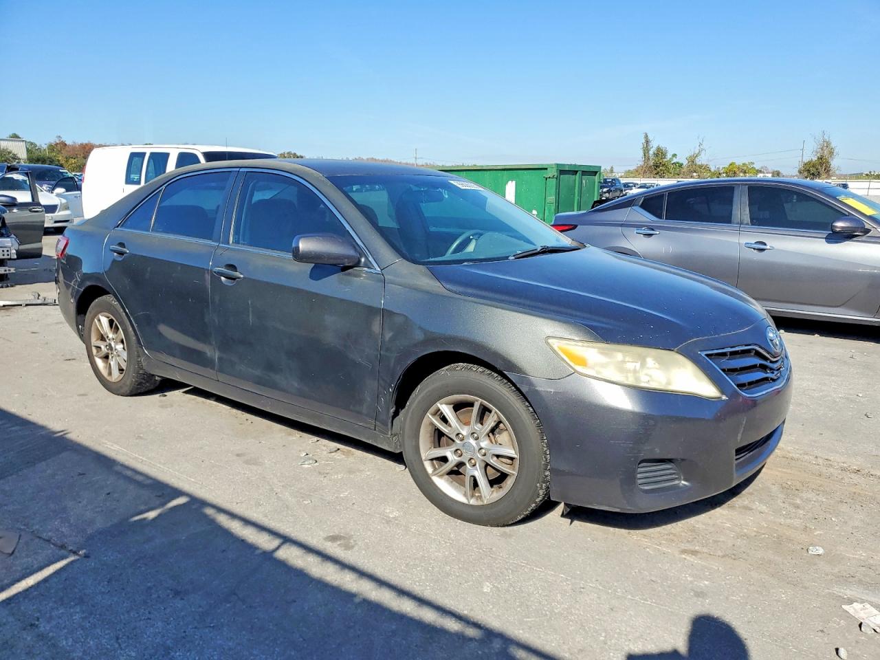 2010 TOYOTA CAMRY BASE photo 4
