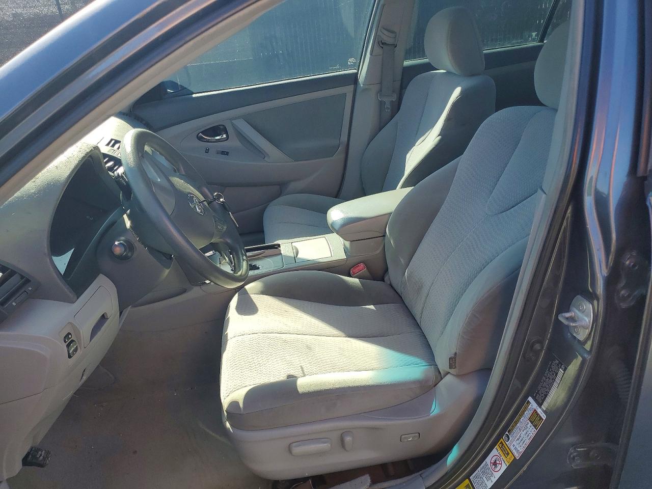 2010 TOYOTA CAMRY BASE photo 7