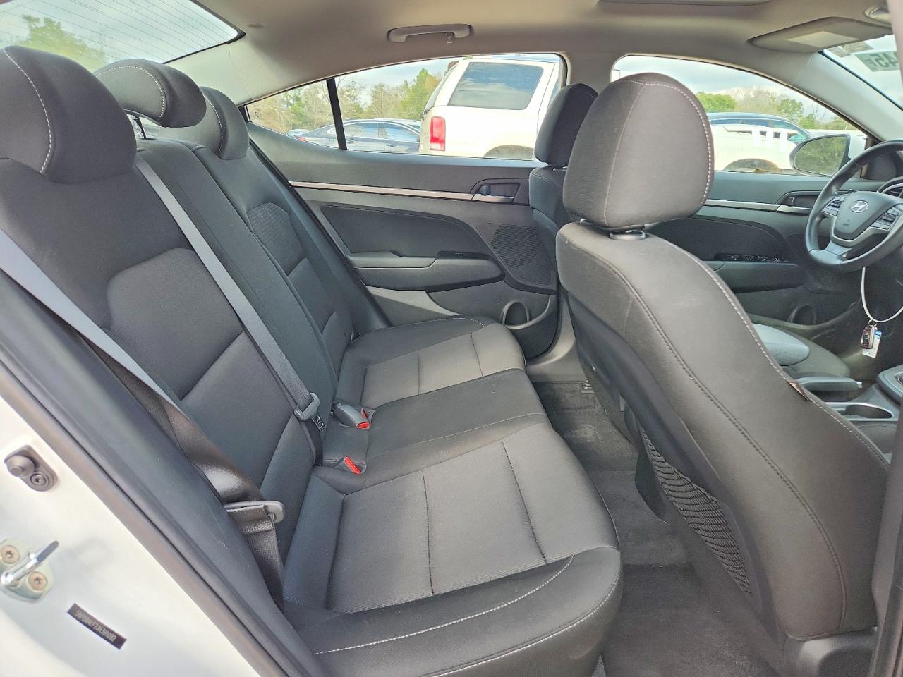 2018 HYUNDAI ELANTRA SEL photo 10