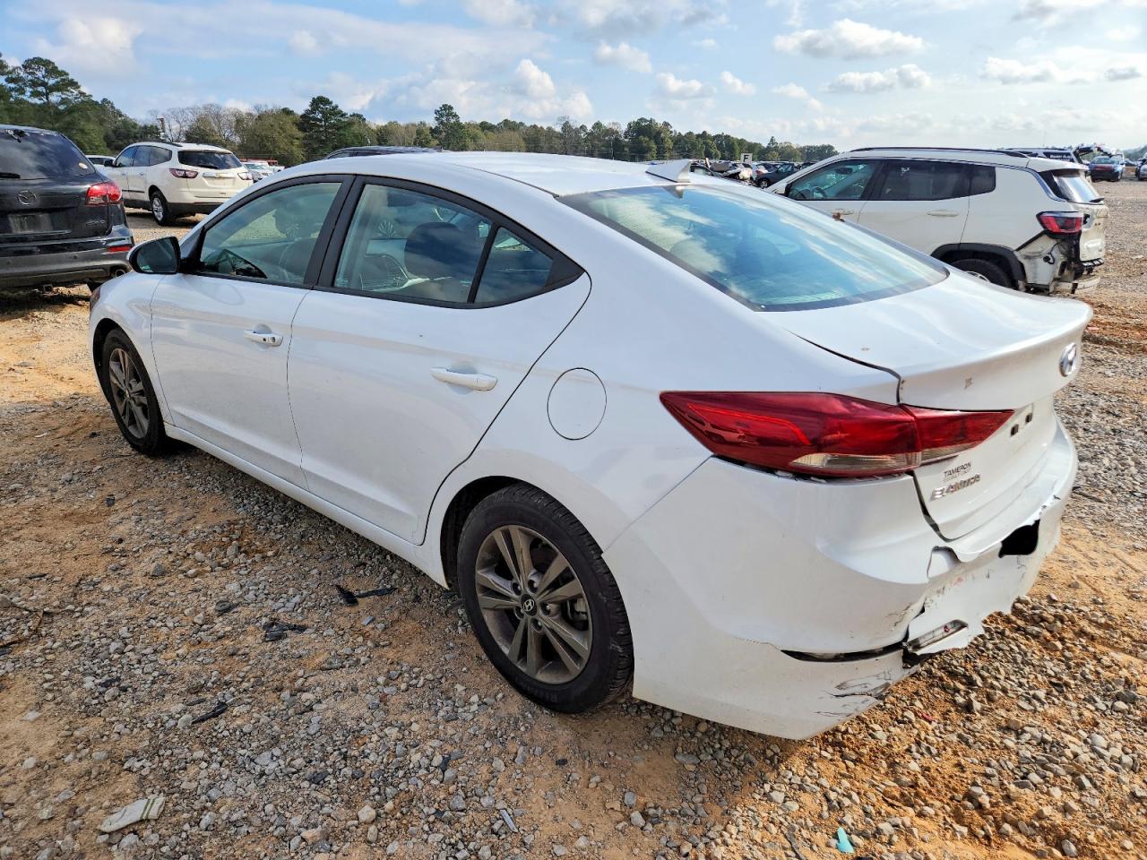 2018 HYUNDAI ELANTRA SEL photo 2