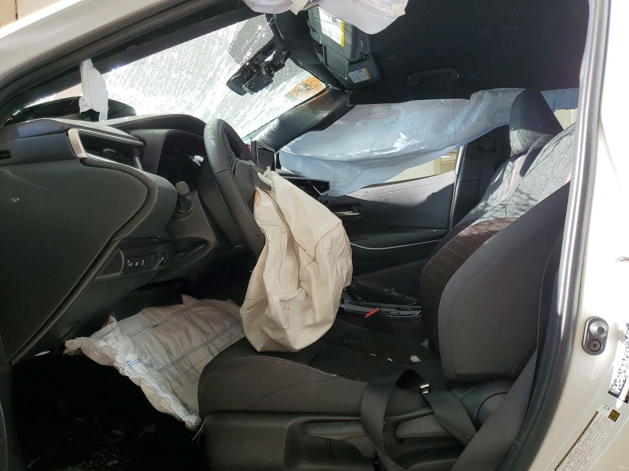2025 TOYOTA COROLLA LE photo 7
