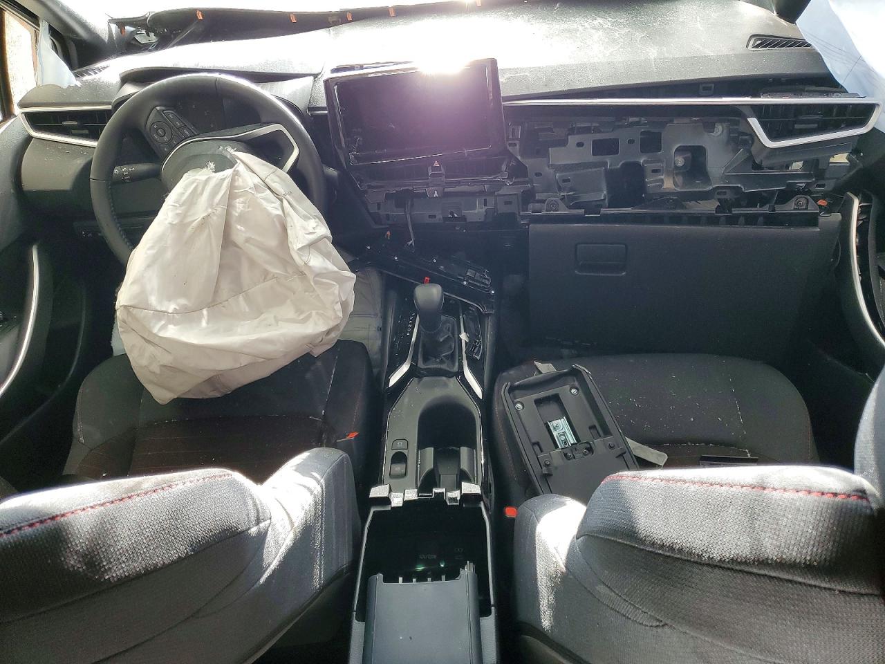 2025 TOYOTA COROLLA LE photo 8